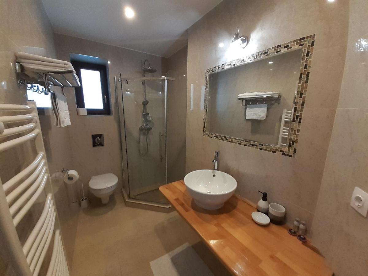Lanobila Hotel Sinaia Kültér fotó