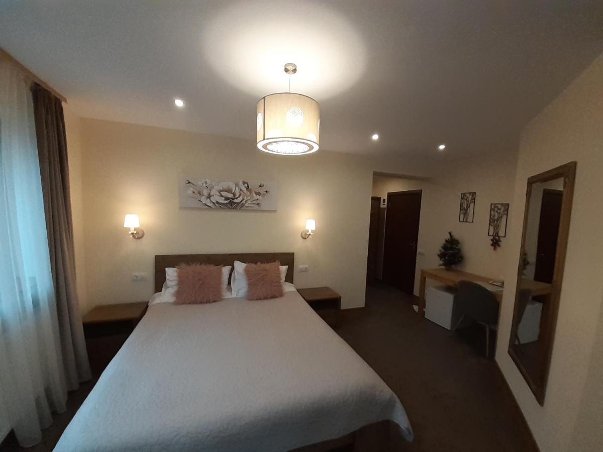 Lanobila Hotel Sinaia Kültér fotó